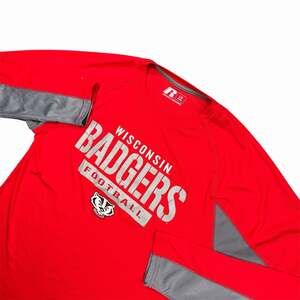 Russell Athletic Wisconsin Badgers Long Sleeve Performance Shirt Men’s L Red